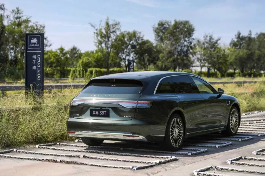 1758591223811983 1758591223811983