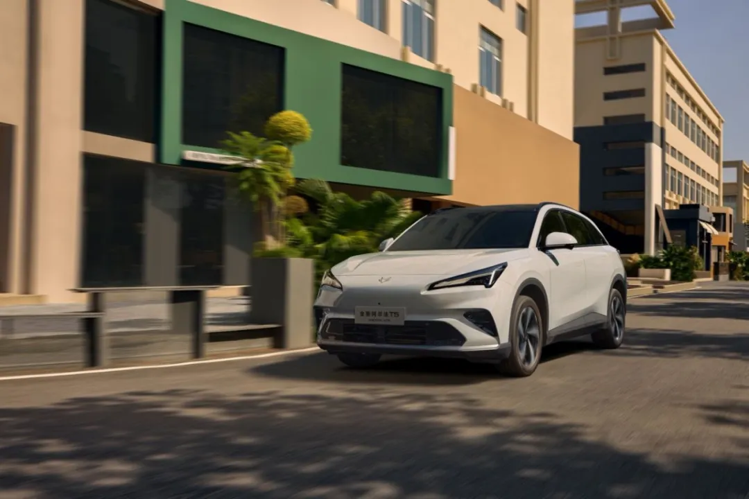 1764064837145889 1764064837145889